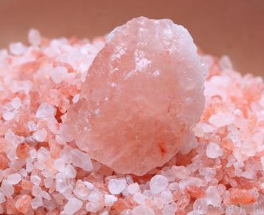 large-chunk-of-pink-salt